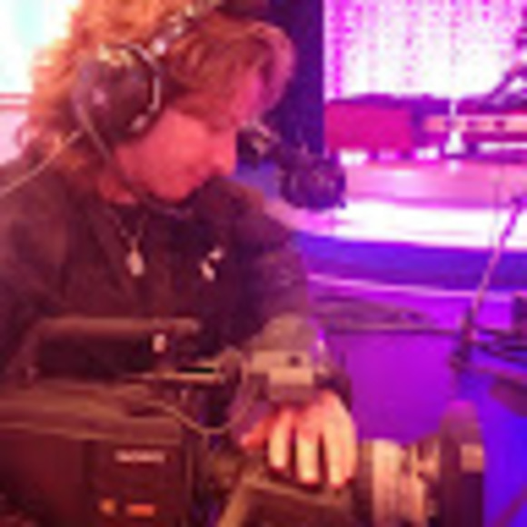 Meet your Posher, Julie - Picture 1 of 1